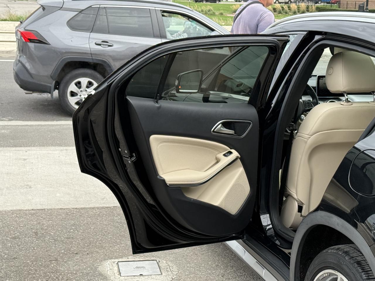 2016 Mercedes-Benz GLA 250 //AMG SPORT | PANO | LOADED Photo