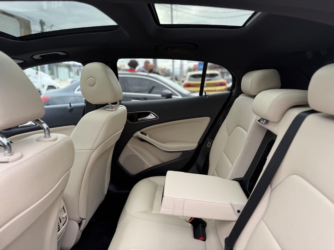 2016 Mercedes-Benz GLA 250 //AMG SPORT | PANO | LOADED Photo