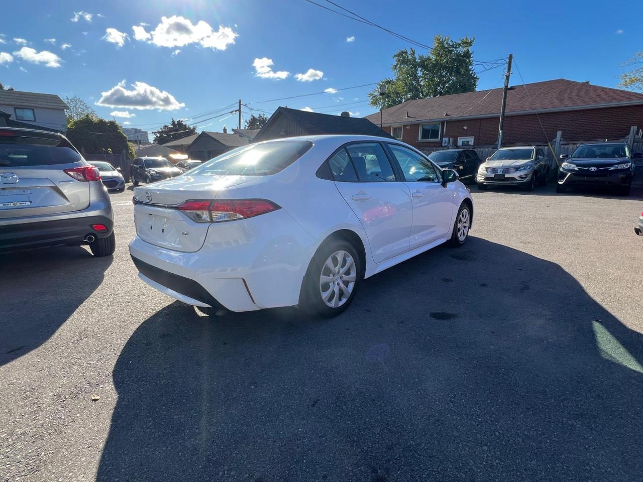 2022 Toyota Corolla LE Photo4