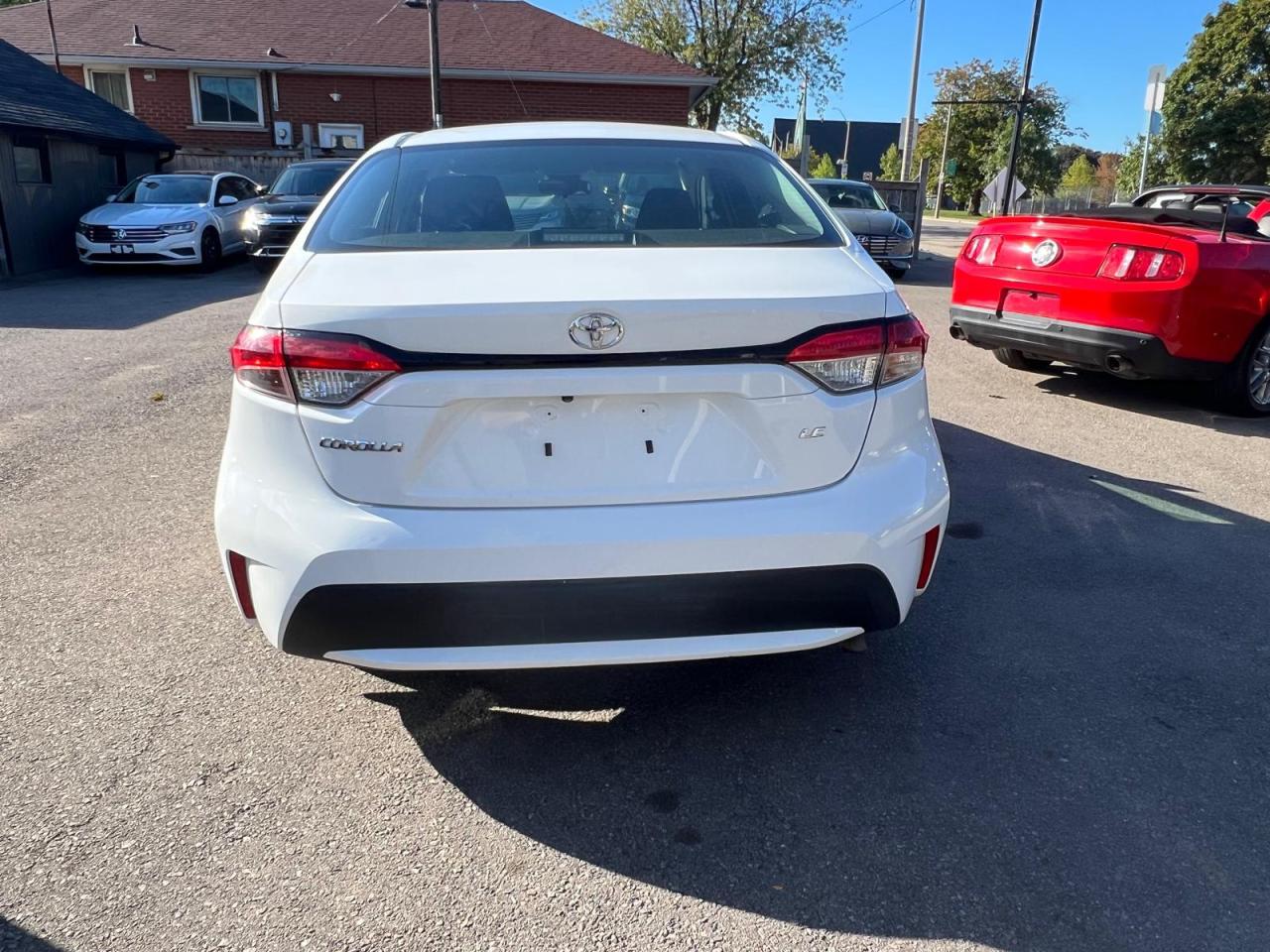 2022 Toyota Corolla LE Photo3