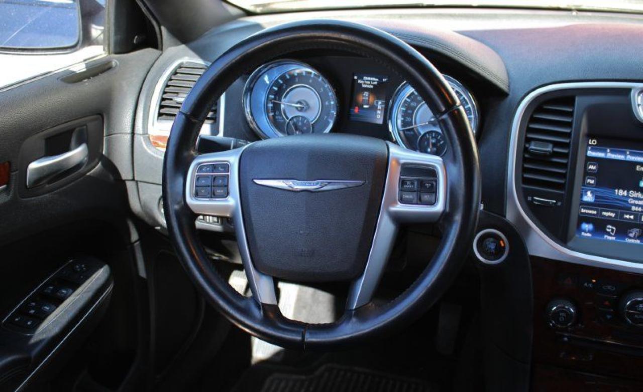 2012 Chrysler 300 Limited*RWD*Heated Leather*Moon Roof*BT*Rear Cam - Photo #18