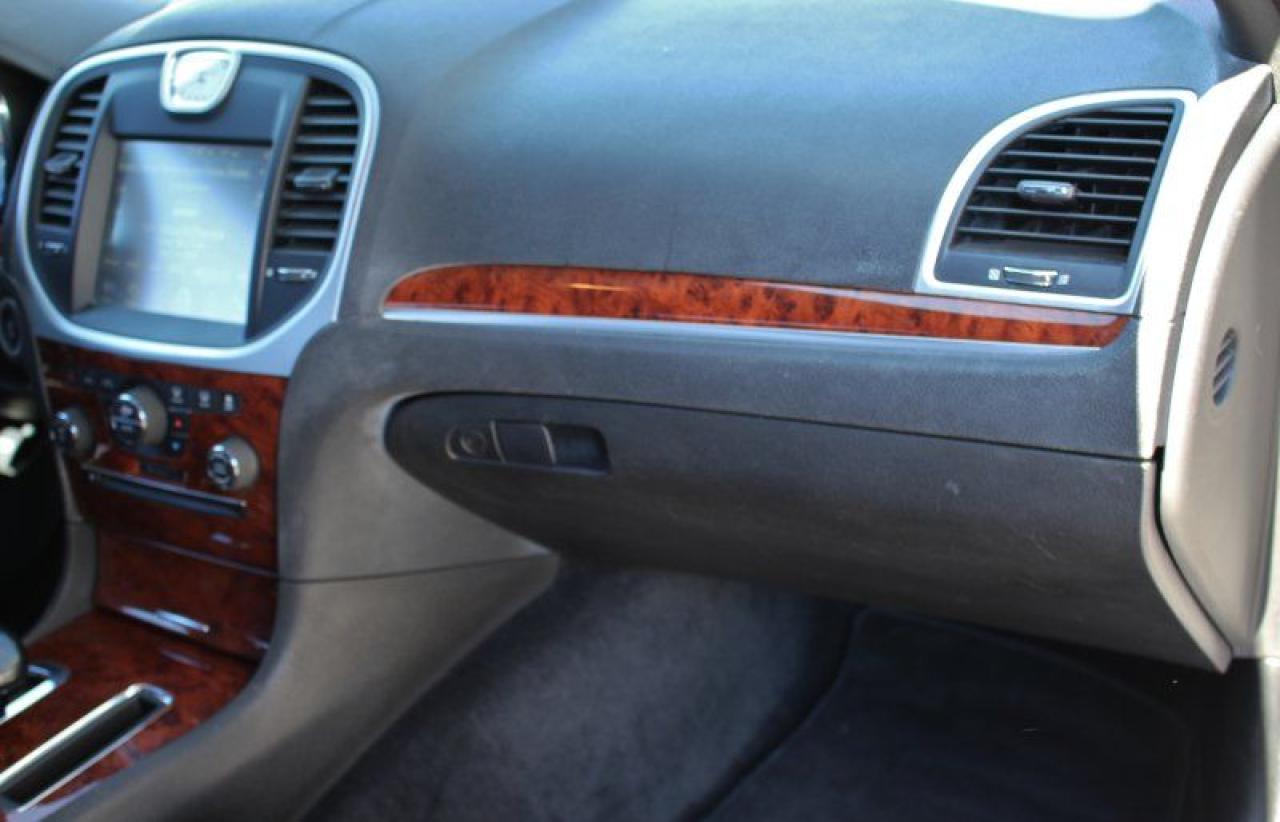 2012 Chrysler 300 Limited*RWD*Heated Leather*Moon Roof*BT*Rear Cam - Photo #13