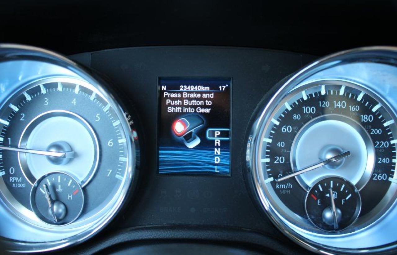 2012 Chrysler 300 Limited*RWD*Heated Leather*Moon Roof*BT*Rear Cam - Photo #26