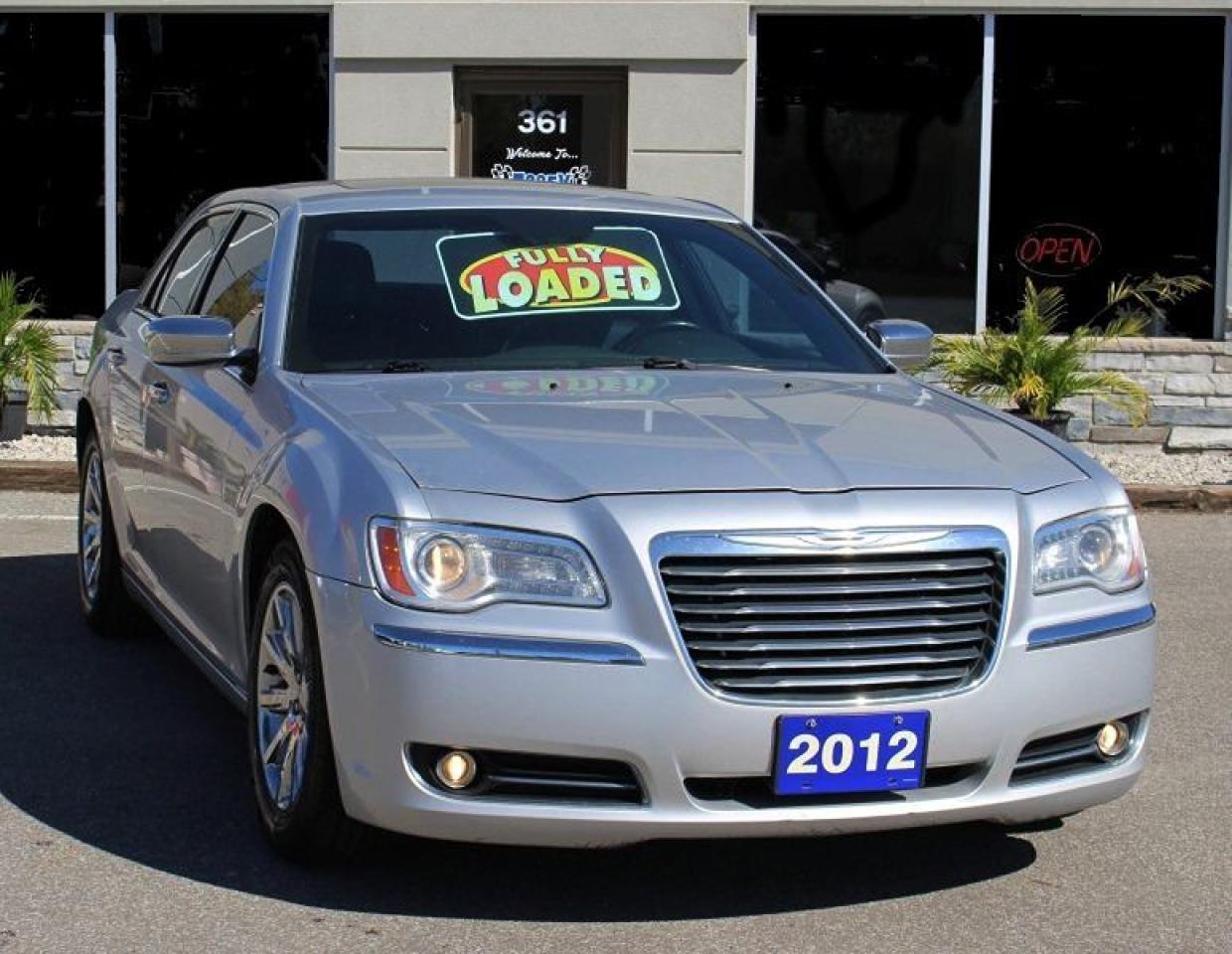 2012 Chrysler 300 Limited*RWD*Heated Leather*Moon Roof*BT*Rear Cam Photo2