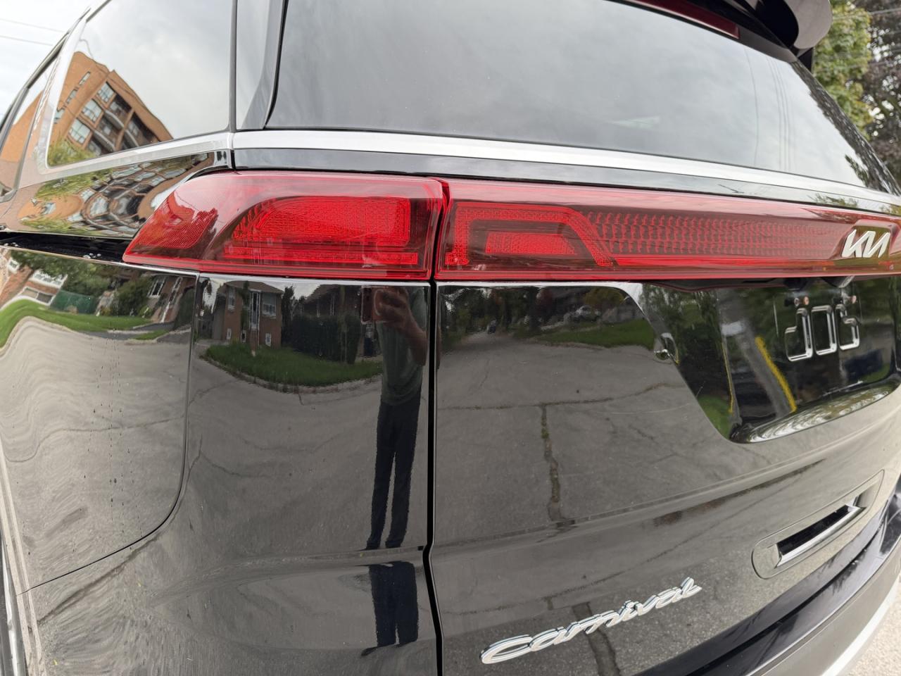 2022 Kia Carnival LX - Photo #7