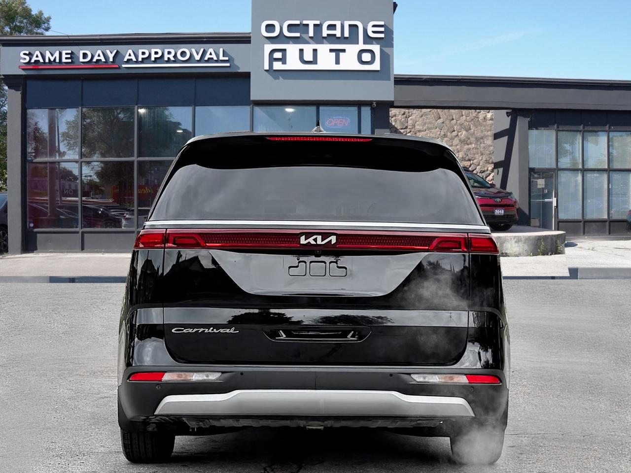 2022 Kia Carnival LX - Photo #6