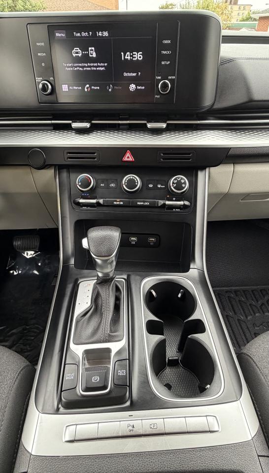 2022 Kia Carnival LX - Photo #19