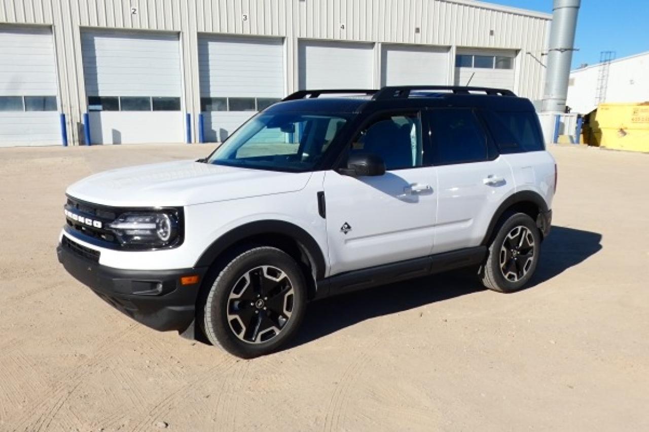 2024 Ford Bronco Sport Outer Banks 4x4 w/Htd L.wrap, BUC - Photo #2