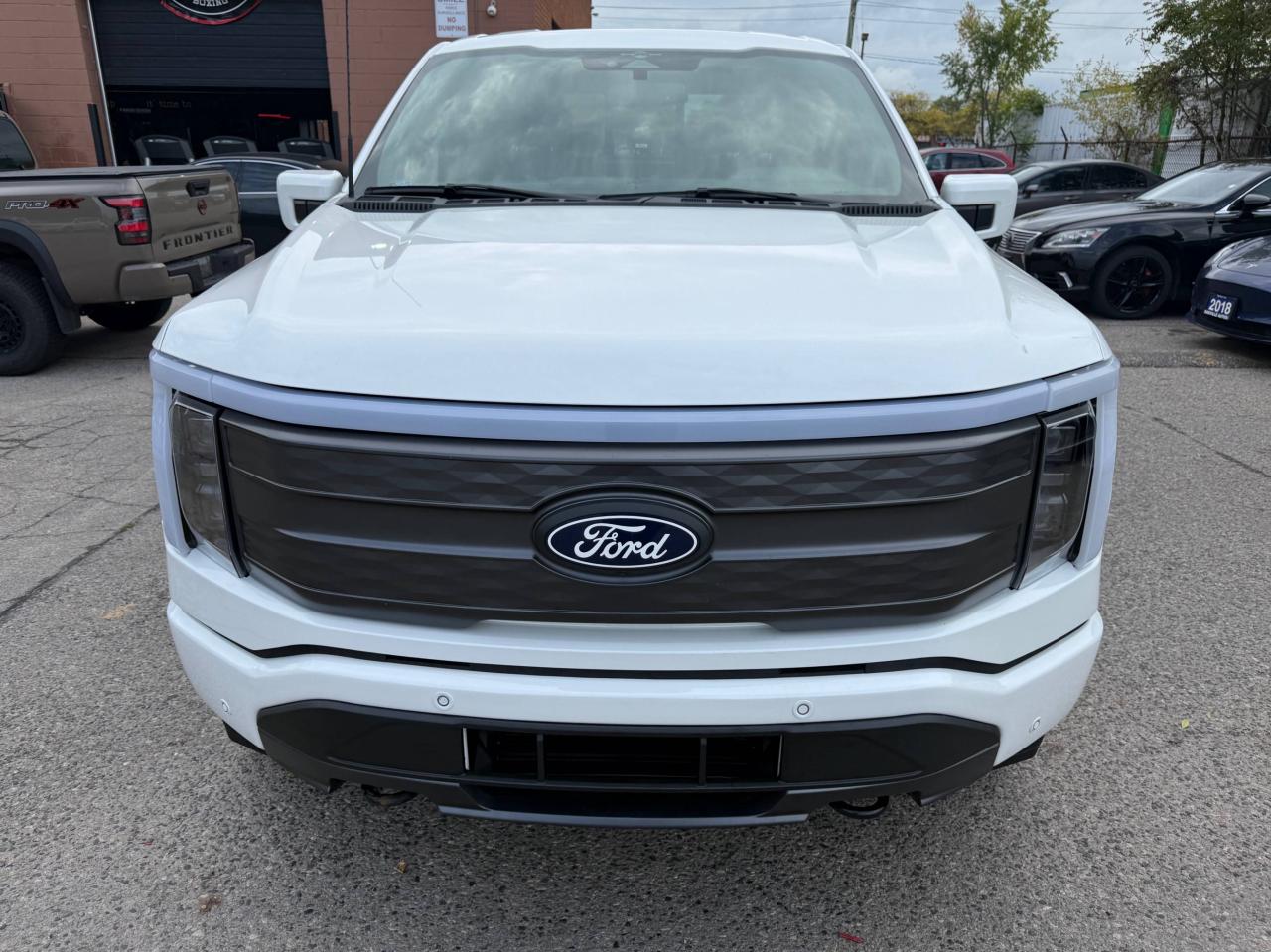 2023 Ford F-150 Lightning Lariat 4WD SuperCrew 5.5' Box Photo3