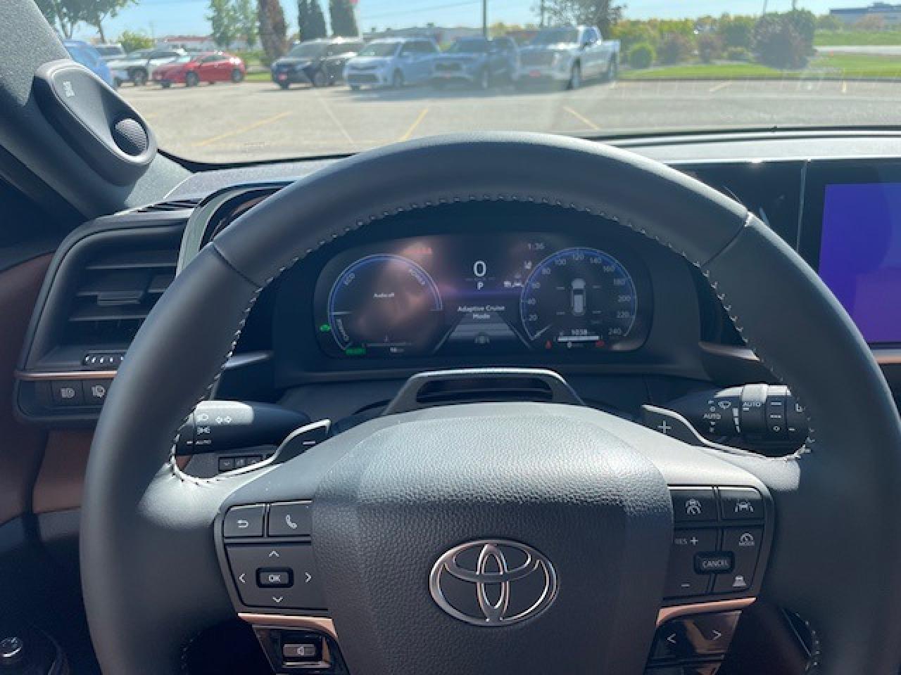 2025 Toyota Crown Signia limited tech package Photo4