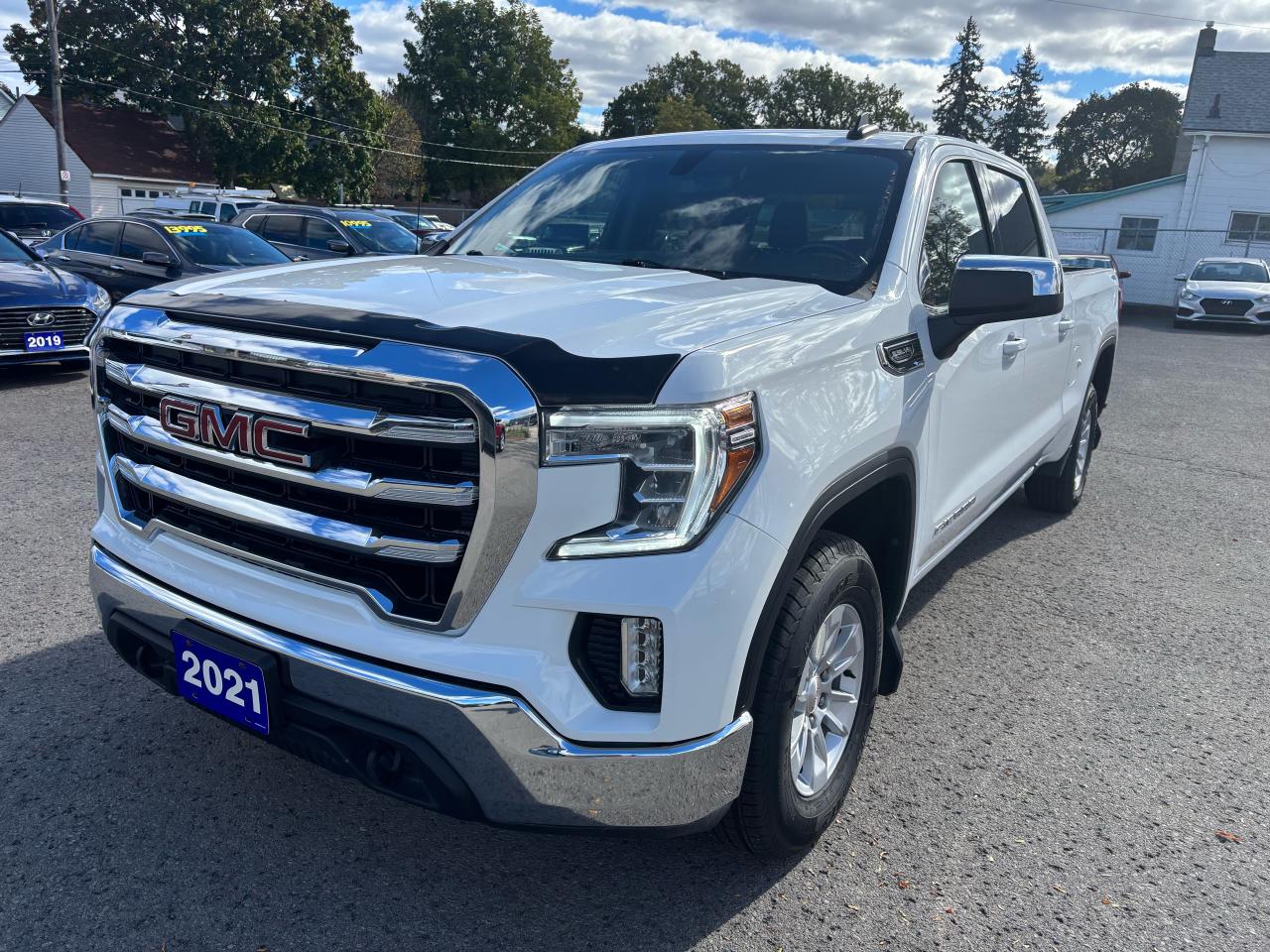 2021 GMC Sierra 1500 SLE, Crew Cab 4X4, 6 1/2 foot box, Loaded. - Photo #3