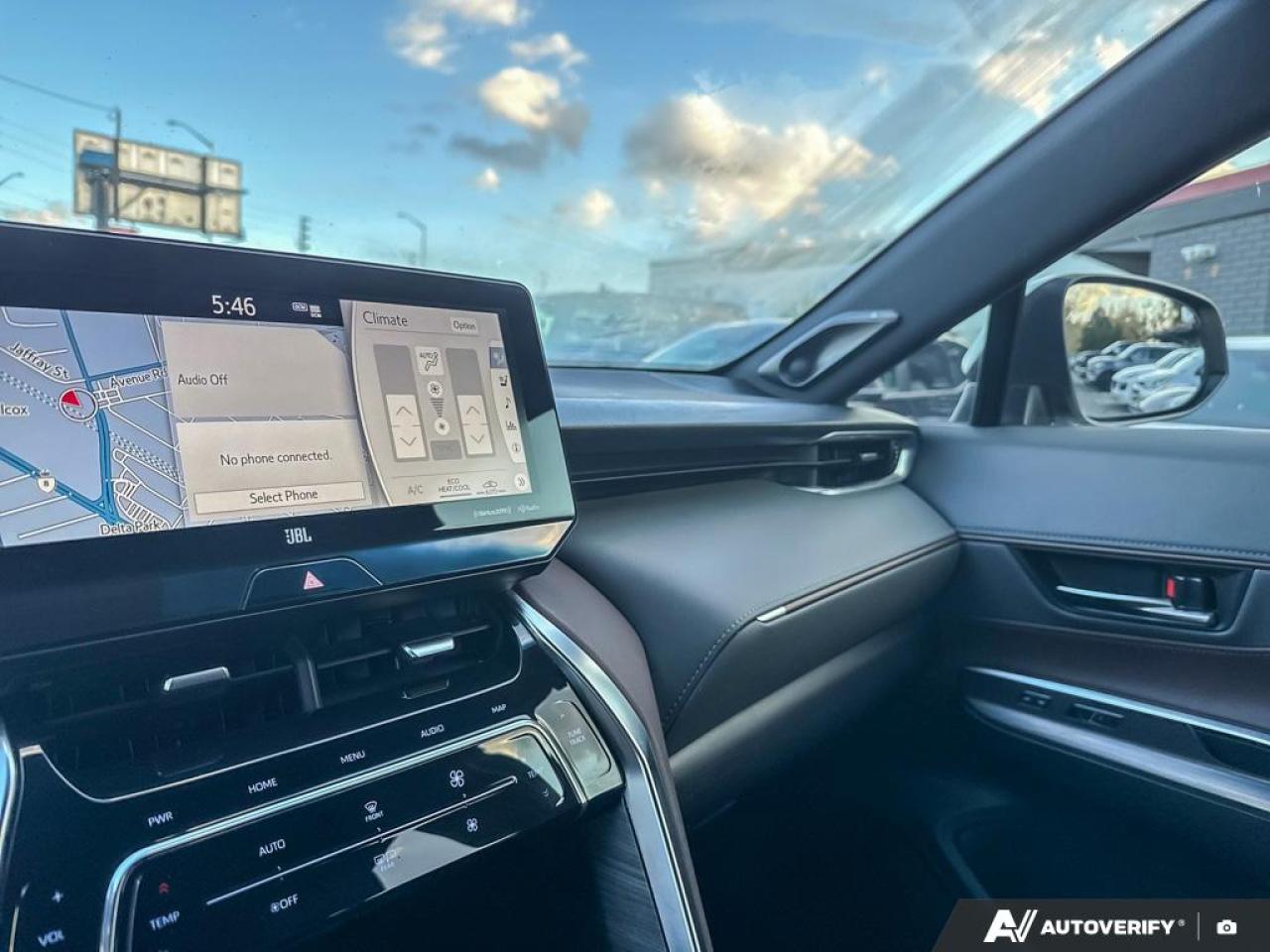 2021 Toyota Venza XLE / NO ACCIDENTS / HYBRID / AWD / NAV / LEATHER - Photo #23