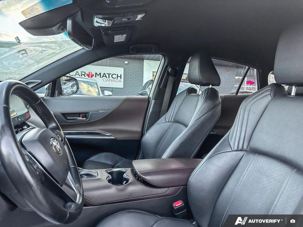 2021 Toyota Venza XLE / NO ACCIDENTS / HYBRID / AWD / NAV / LEATHER Photo