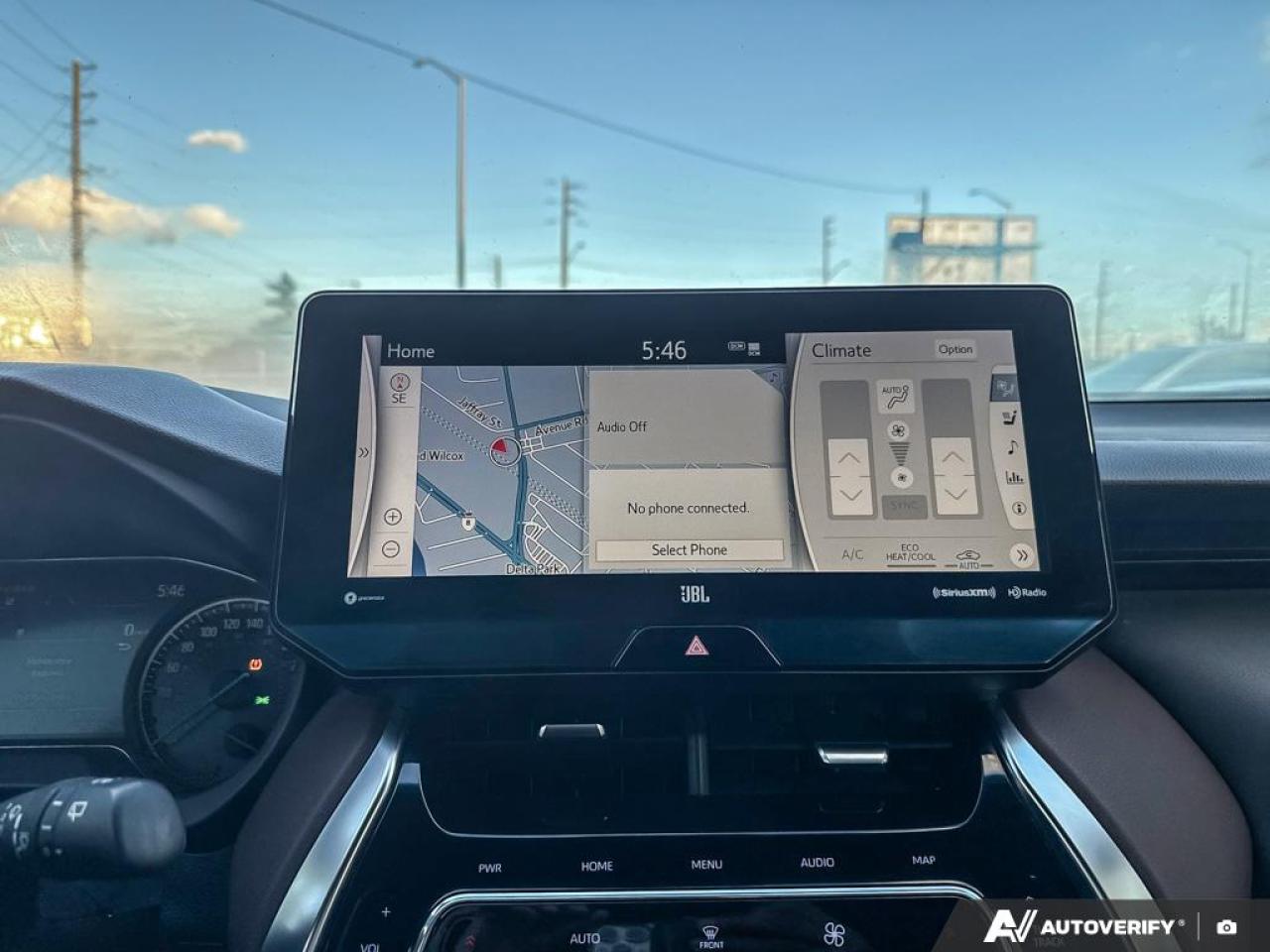 2021 Toyota Venza XLE / NO ACCIDENTS / HYBRID / AWD / NAV / LEATHER - Photo #15