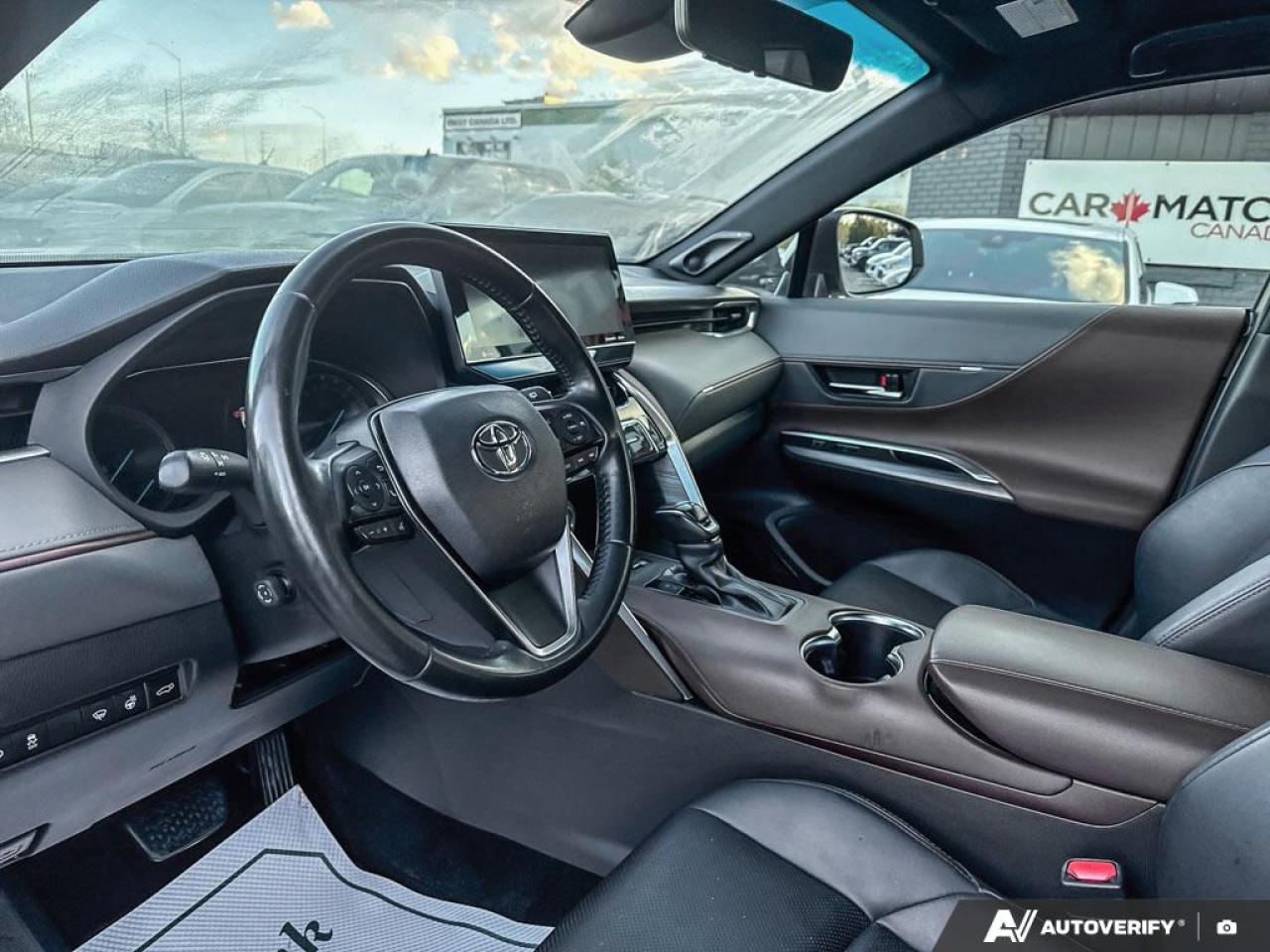 2021 Toyota Venza XLE / NO ACCIDENTS / HYBRID / AWD / NAV / LEATHER - Photo #9