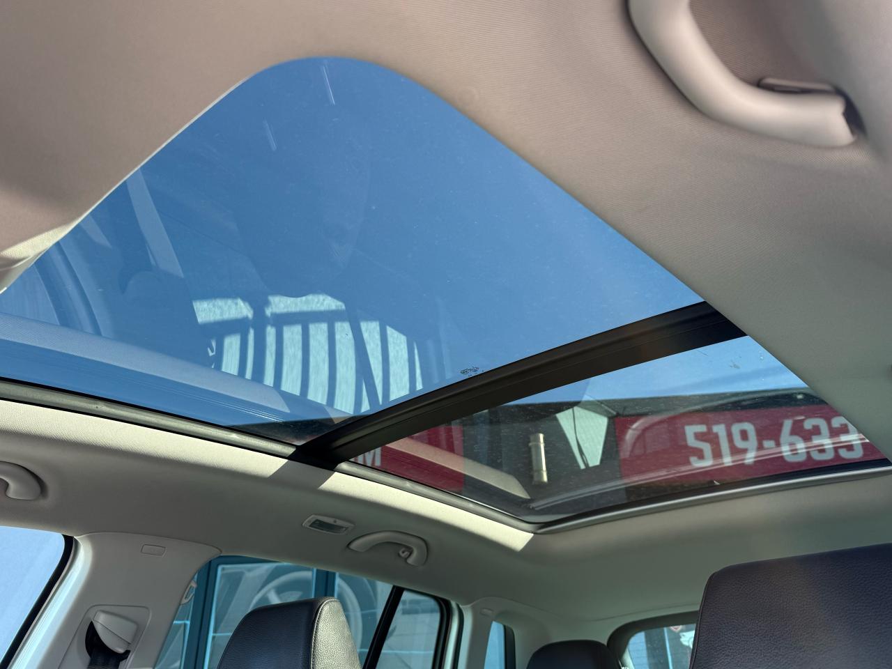 2017 Volkswagen Tiguan COMFORTLINE | Navigation | Backup Camera | Sunroof - Photo #15