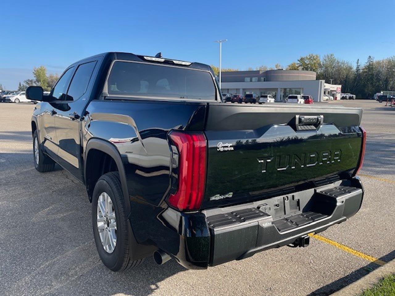 2026 Toyota Tundra SR5 CREWMAX Photo
