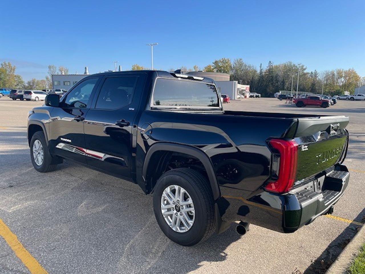 2026 Toyota Tundra SR5 CREWMAX Photo