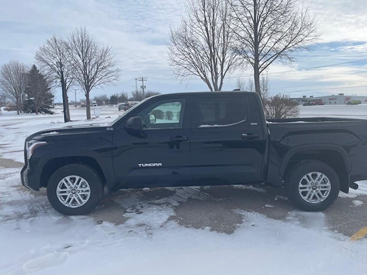 2026 Toyota Tundra SR5 CREWMAX Photo