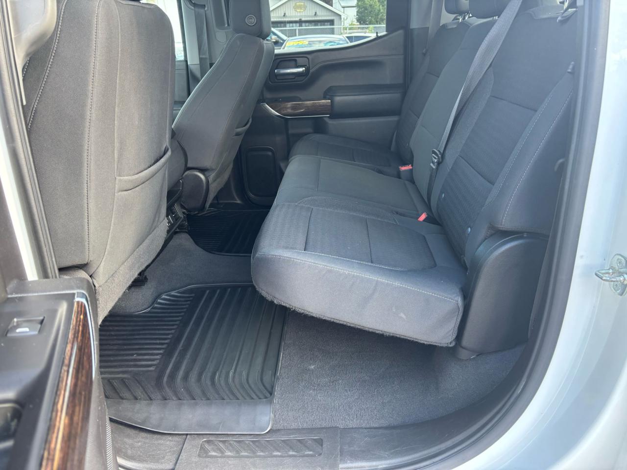 2021 GMC Sierra 1500 SLE, Crew Cab 4X4, 6 1/2 foot box, Loaded.