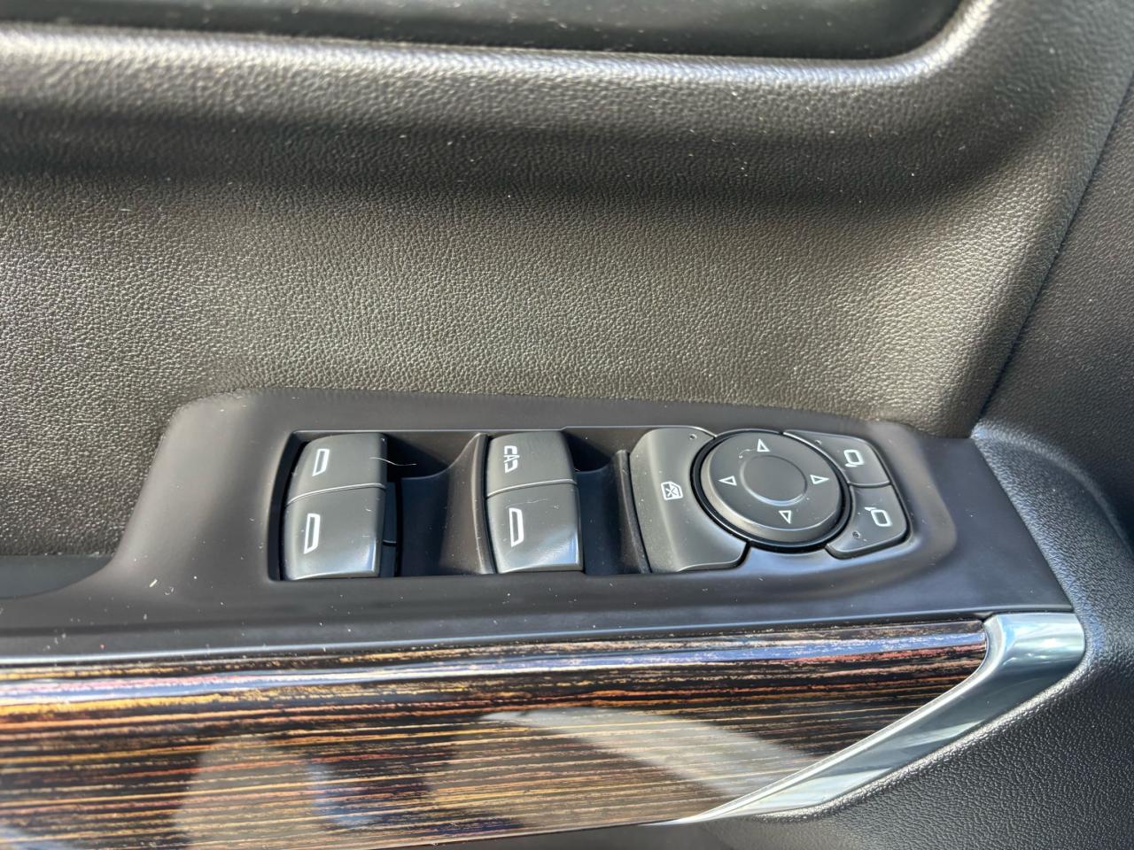 2021 GMC Sierra 1500 SLE, Crew Cab 4X4, 6 1/2 foot box, Loaded.
