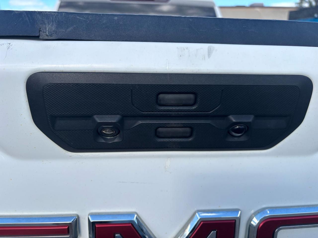 2021 GMC Sierra 1500 SLE, Crew Cab 4X4, 6 1/2 foot box, Loaded.