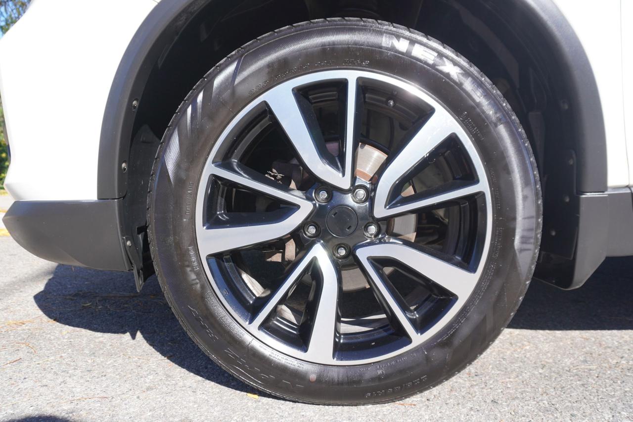 2017 Nissan Rogue PLATINUM / NO ACCIDENTS / STUNNING COMBO / LOADED Photo