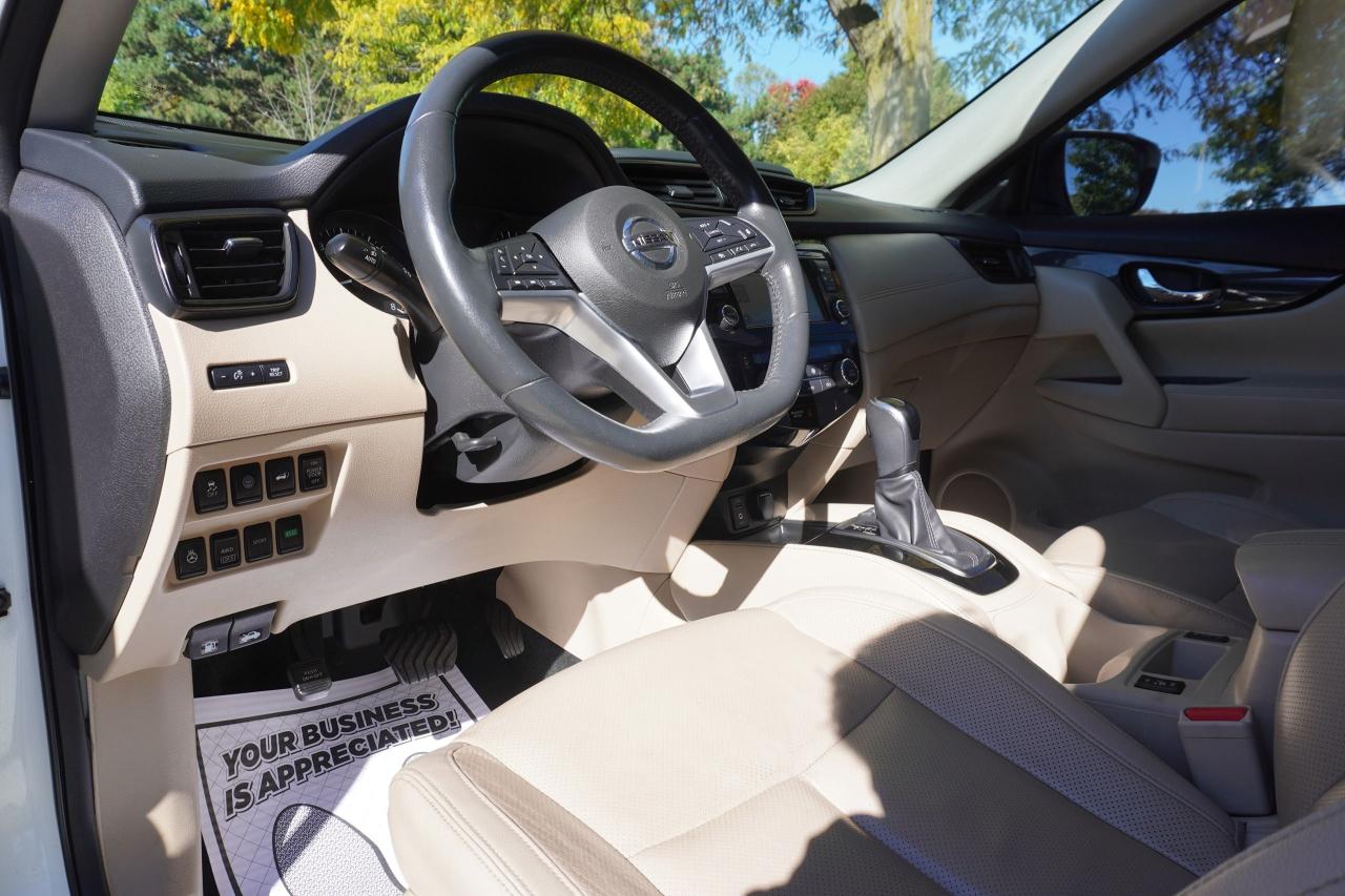 2017 Nissan Rogue PLATINUM / NO ACCIDENTS / STUNNING COMBO / LOADED Photo