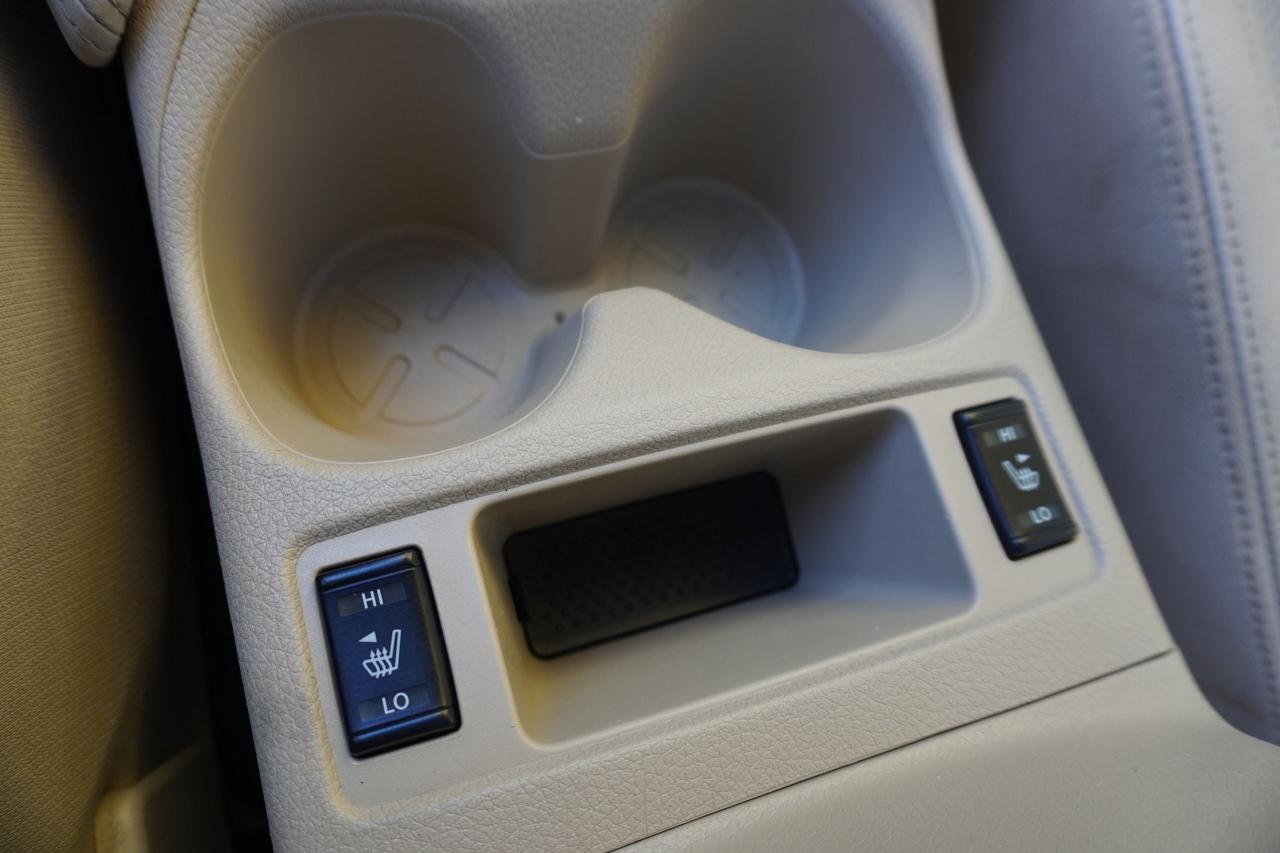 2017 Nissan Rogue PLATINUM / NO ACCIDENTS / STUNNING COMBO / LOADED Photo