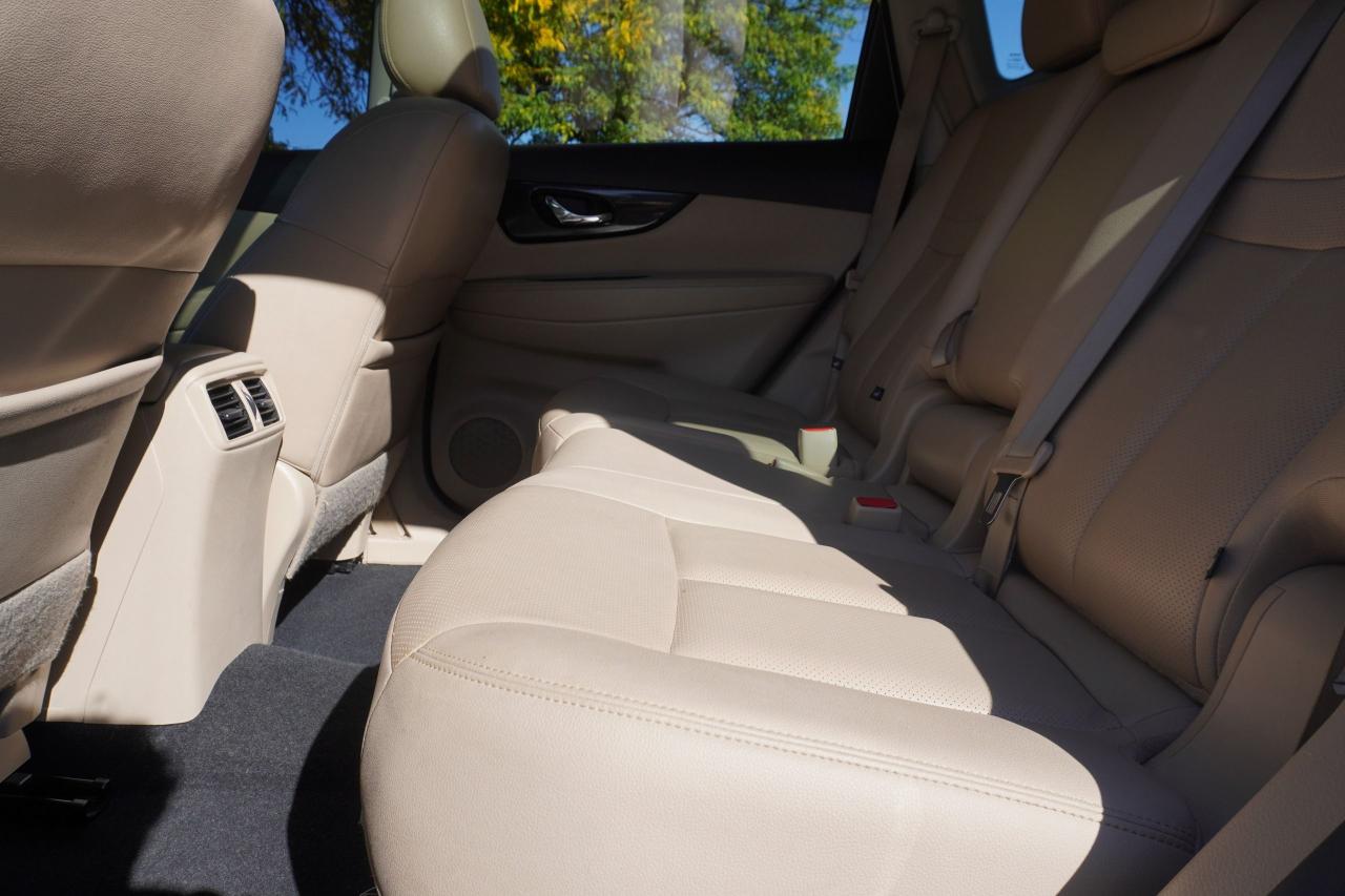 2017 Nissan Rogue PLATINUM / NO ACCIDENTS / STUNNING COMBO / LOADED Photo