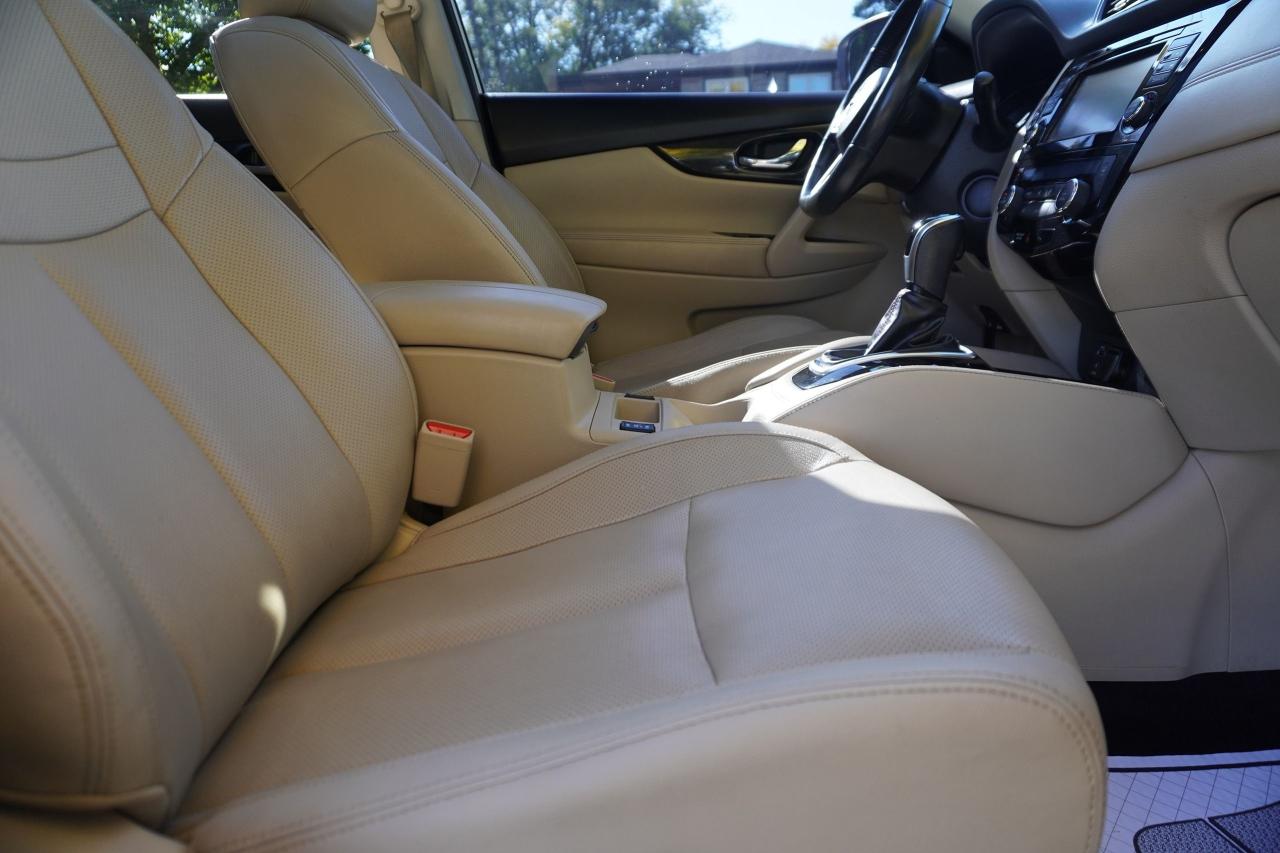 2017 Nissan Rogue PLATINUM / NO ACCIDENTS / STUNNING COMBO / LOADED Photo