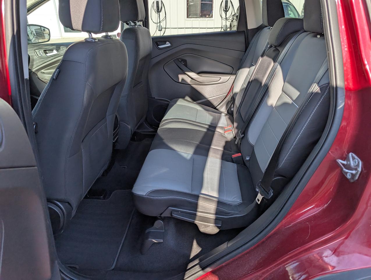 2015 Ford Escape SE FWD Photo