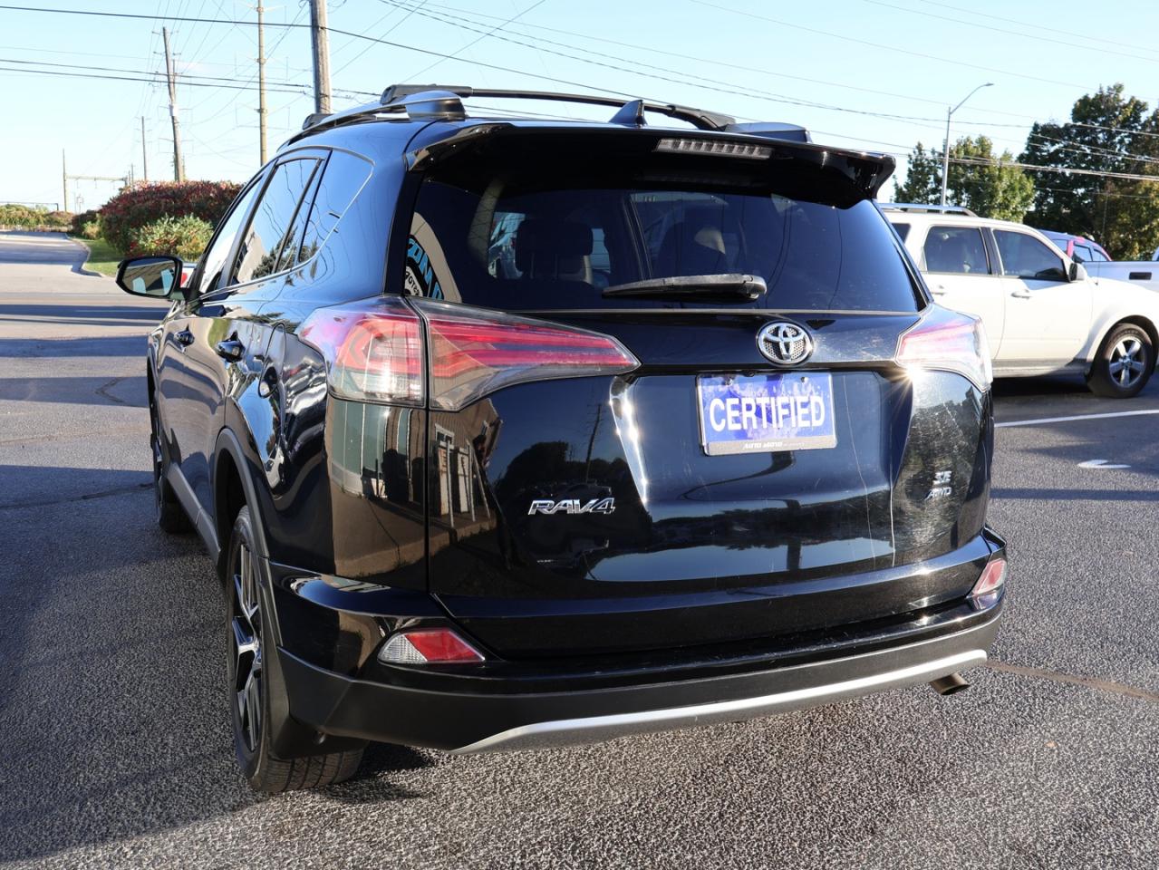 2017 Toyota RAV4 SE 4WD CERTIFIED CAMERA NAV BLUETOOTH LEATHER HEATED SEATS SUNROOF CRUISE ALLOYS - Photo #5