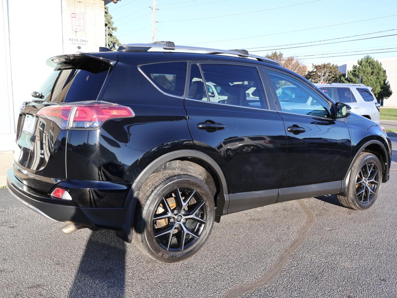 2017 Toyota RAV4 SE 4WD CERTIFIED CAMERA NAV BLUETOOTH LEATHER HEATED SEATS SUNROOF CRUISE ALLOYS - Photo #7