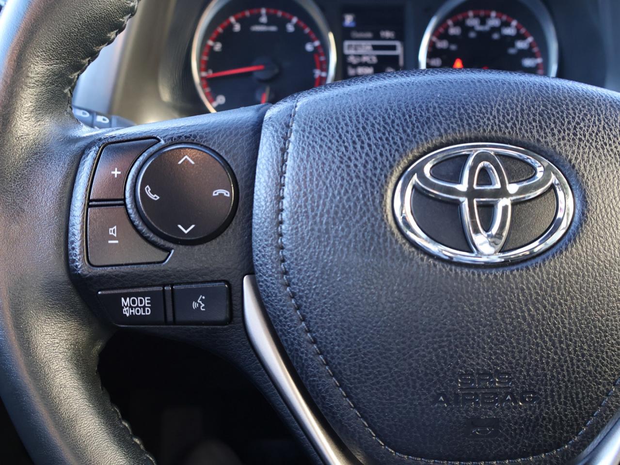 2017 Toyota RAV4 SE 4WD CERTIFIED CAMERA NAV BLUETOOTH LEATHER HEATED SEATS SUNROOF CRUISE ALLOYS - Photo #32