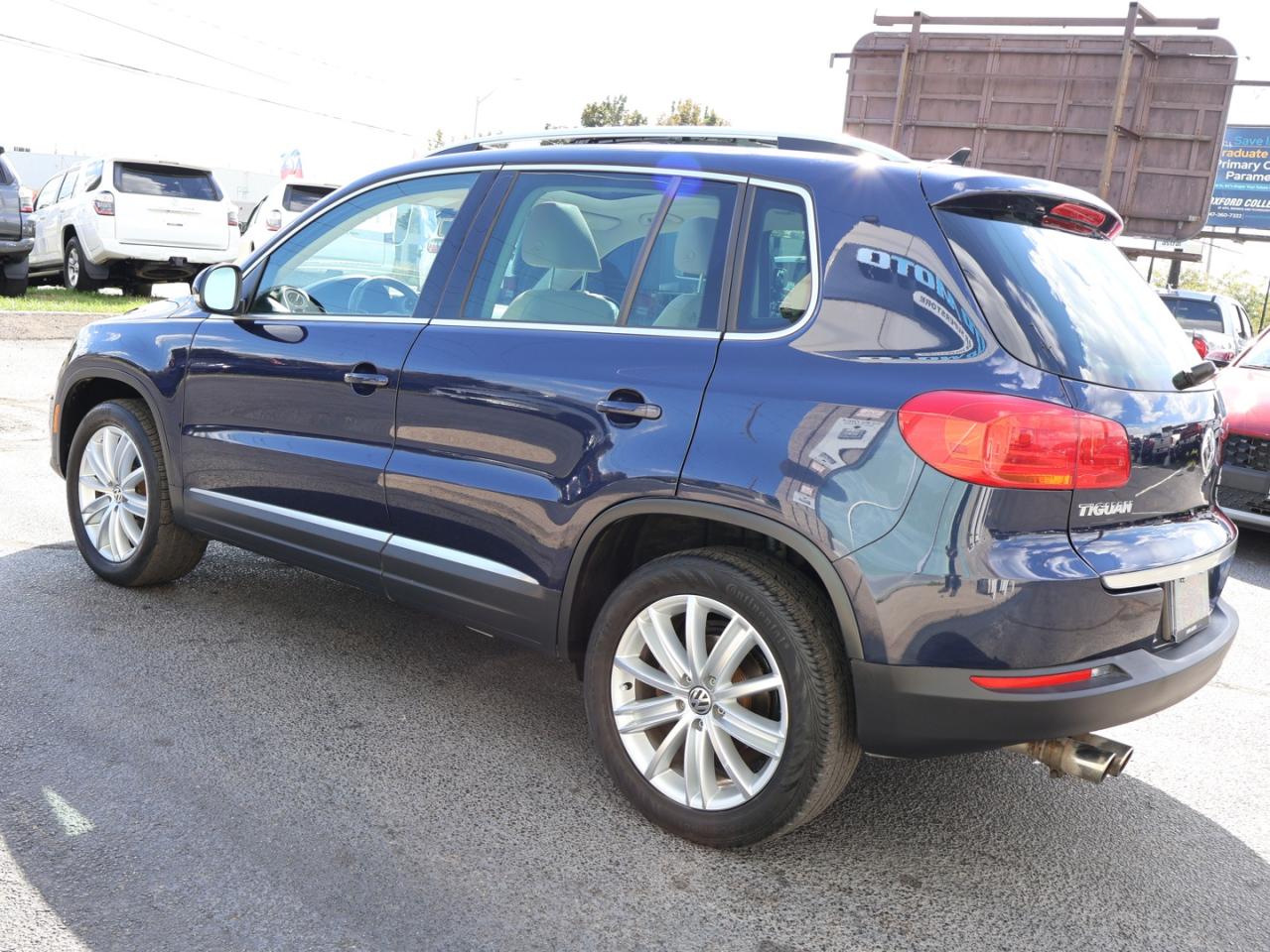 2017 Volkswagen Tiguan COMFORTLINE AWD CERTIFIED *ACCIDENT FREE* CAMERA BLUETOOTH LEATHER HEATED SEATS PANO ROOF CRUISE ALLOYS - Photo #4