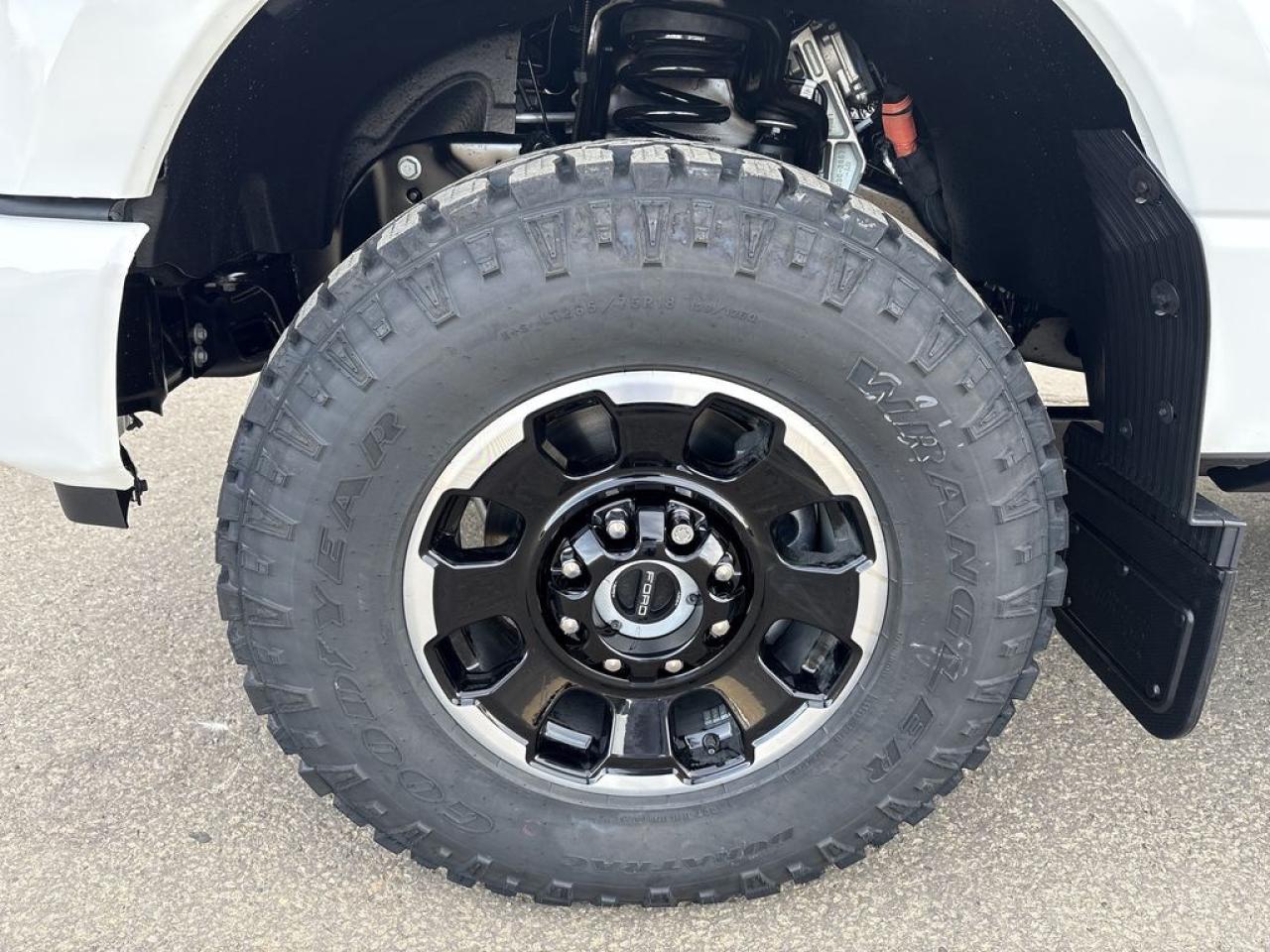 2026 Ford F-350 Super Duty SRW PLATINUM 6.8' Box 713A Photo2