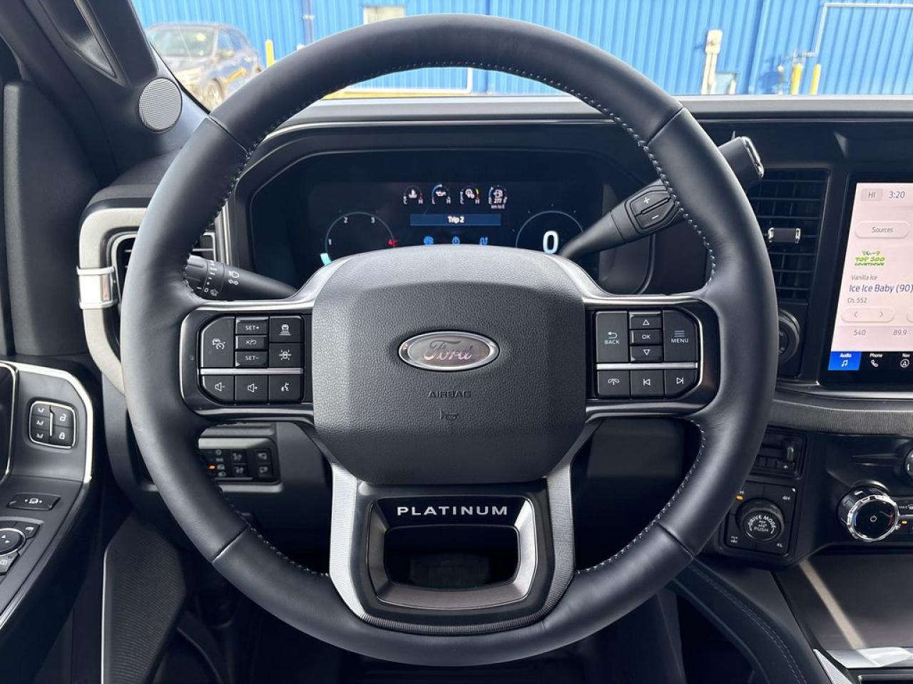 2026 Ford F-350 Super Duty SRW PLATINUM 6.8' Box 713A Photo5