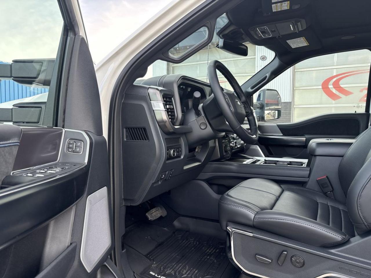 2026 Ford F-350 Super Duty SRW PLATINUM 6.8' Box 713A Photo5