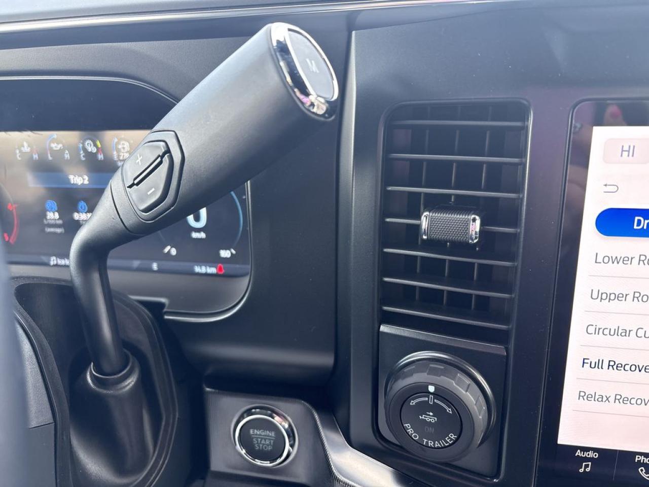 2026 Ford F-350 Super Duty SRW PLATINUM 6.8' Box 713A Photo5