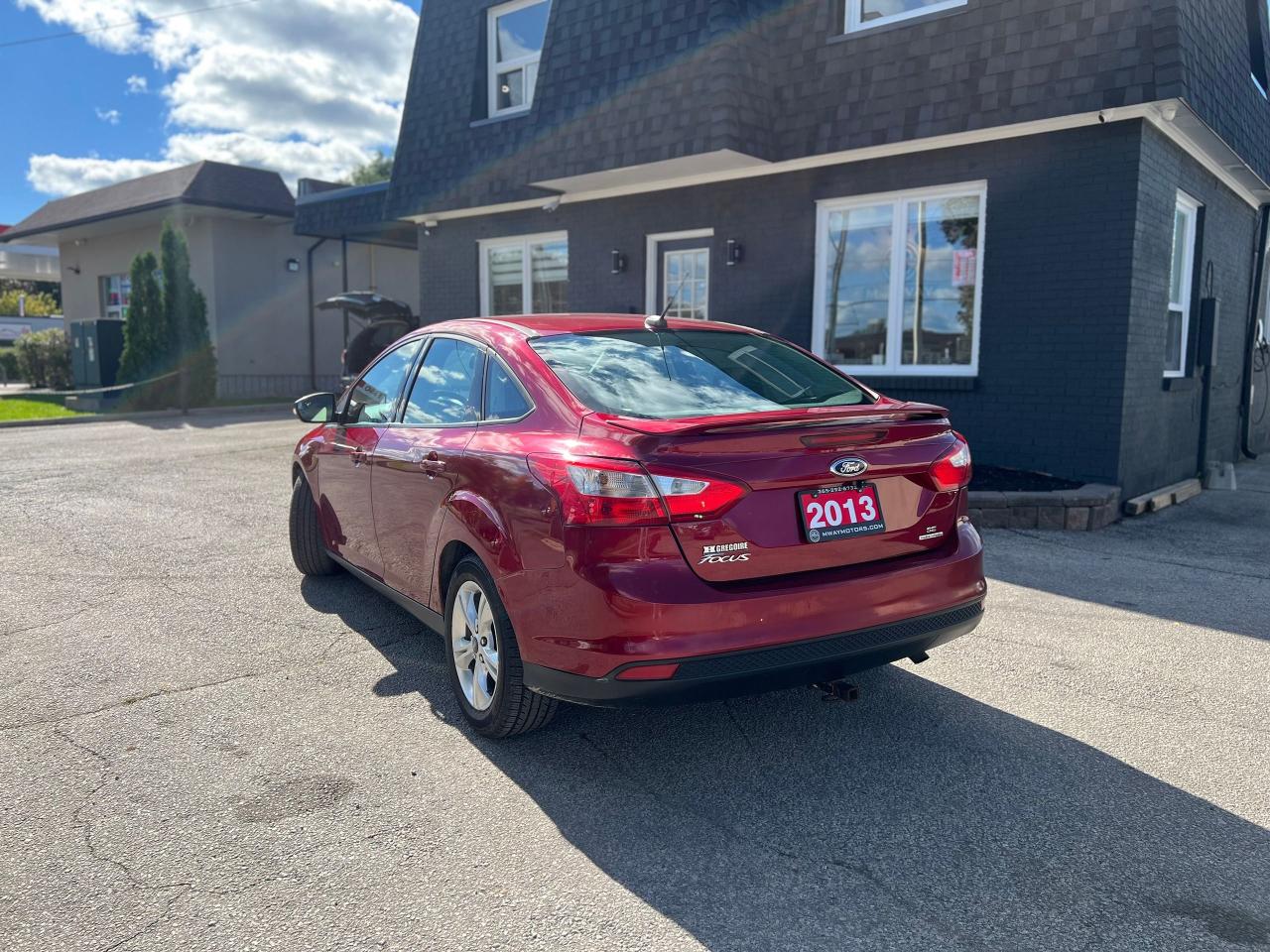 2013 Ford Focus SE NO ACCIDENT CLEAN CARFAX LOW KM HEATED SEATS Photo4