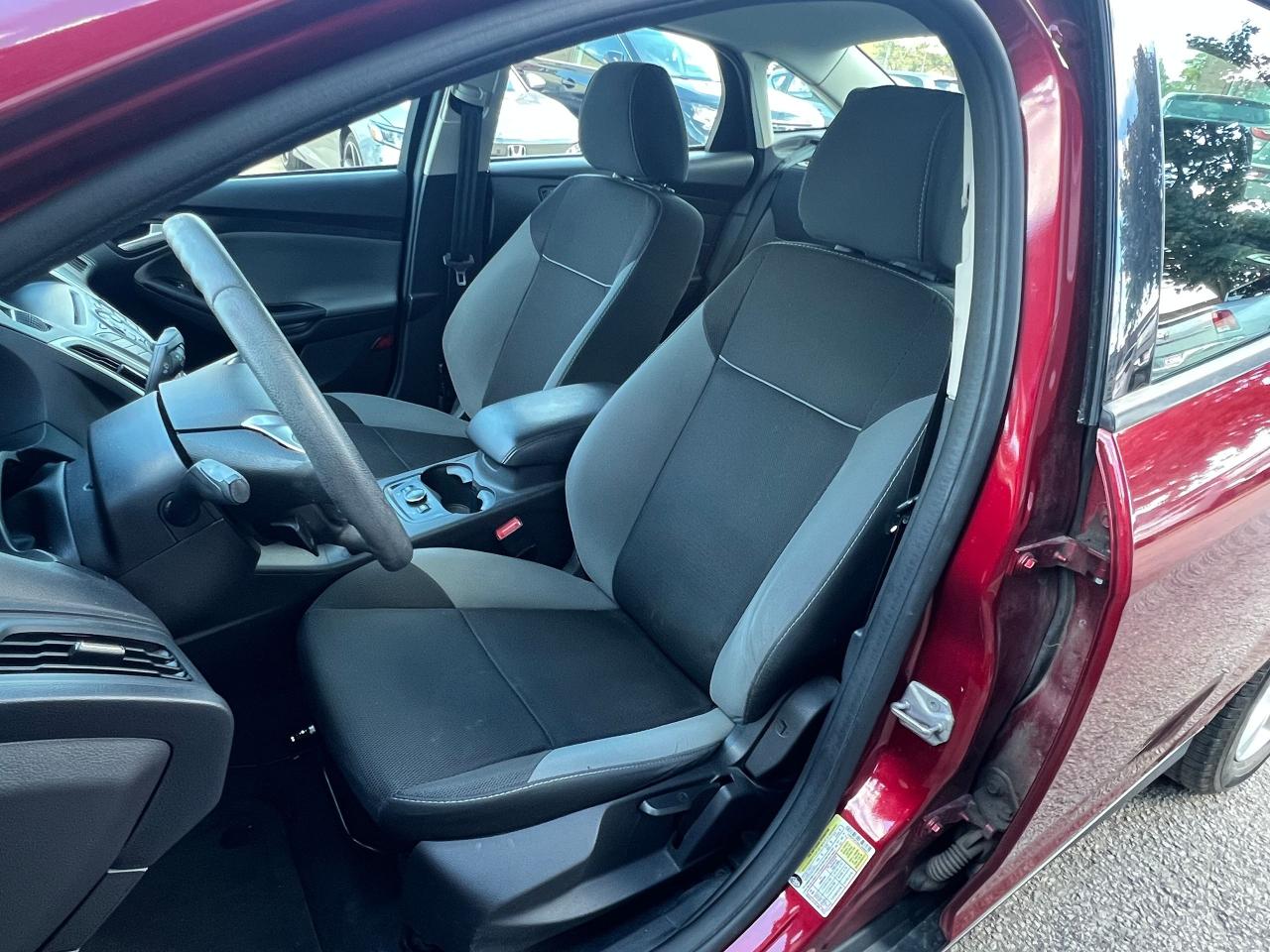 2013 Ford Focus SE NO ACCIDENT CLEAN CARFAX LOW KM HEATED SEATS - Photo #12