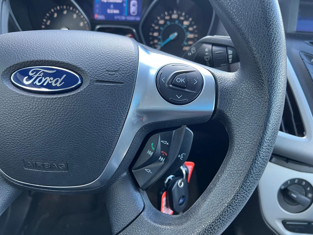 2013 Ford Focus SE NO ACCIDENT CLEAN CARFAX LOW KM HEATED SEATS - Photo #15