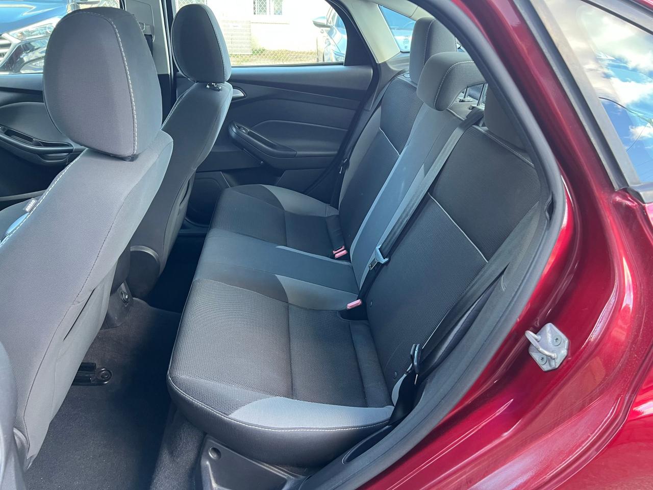 2013 Ford Focus SE NO ACCIDENT CLEAN CARFAX LOW KM HEATED SEATS - Photo #19