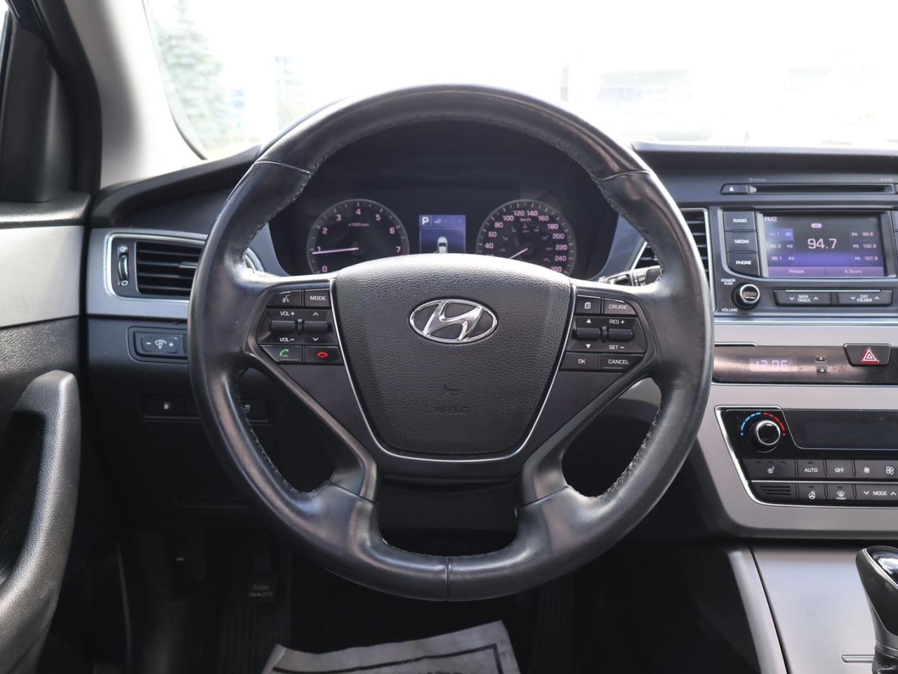 2017 Hyundai Sonata 2.4L SE CERTIFIED *ACCIDENT FREE* CAMERA BLUETOOTH HEATED SEATS SUNROOF CRUISE ALLOYS - Photo #11