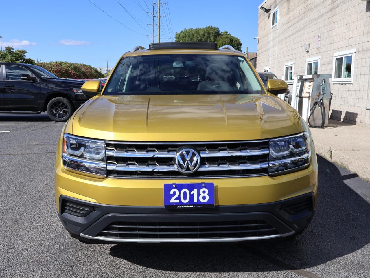 2018 Volkswagen Atlas V6 TRENDLINE AWD *ACCIDENT FREE*V.W MAINTAIN* CAMERA BLUETOOTH HEATED SEATS PANO ROOF CRUISE ALLOYS - Photo #2