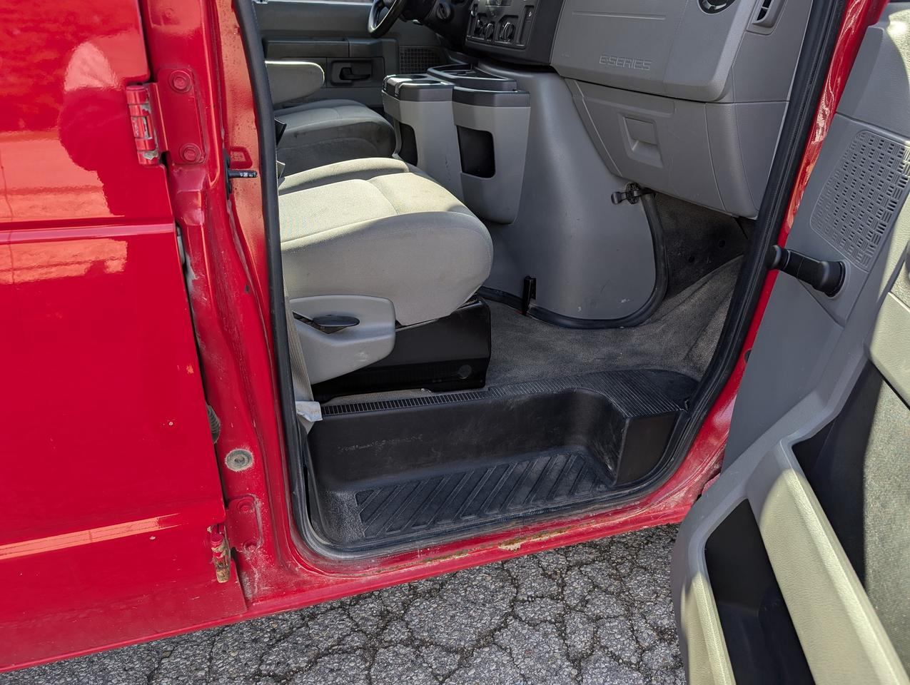 2014 Ford Econoline E-150 Commercial Photo