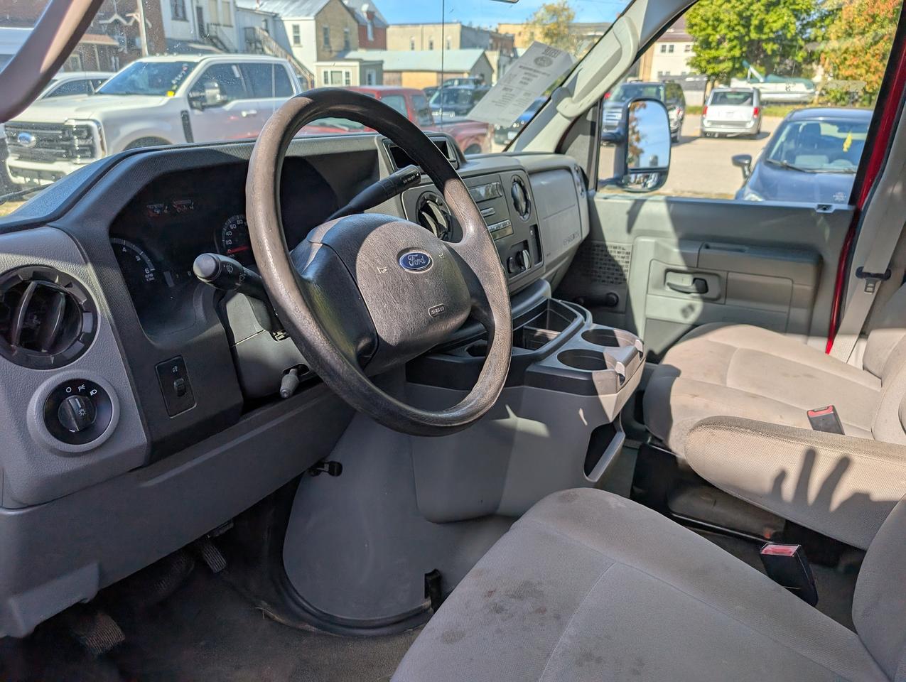 2014 Ford Econoline E-150 Commercial Photo