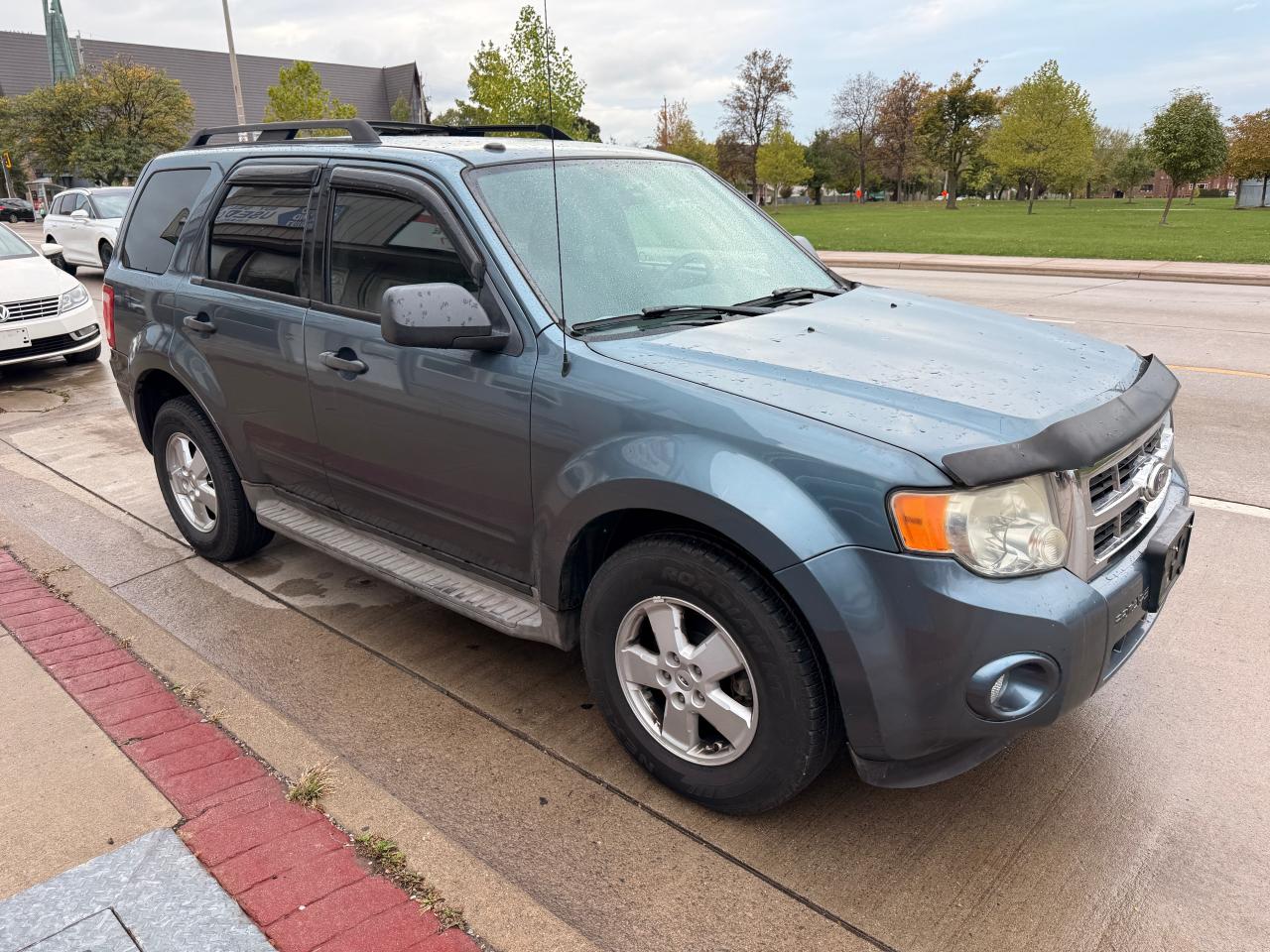 2010 Ford Escape 4WD 4DR V6 AUTO XLT - Photo #3