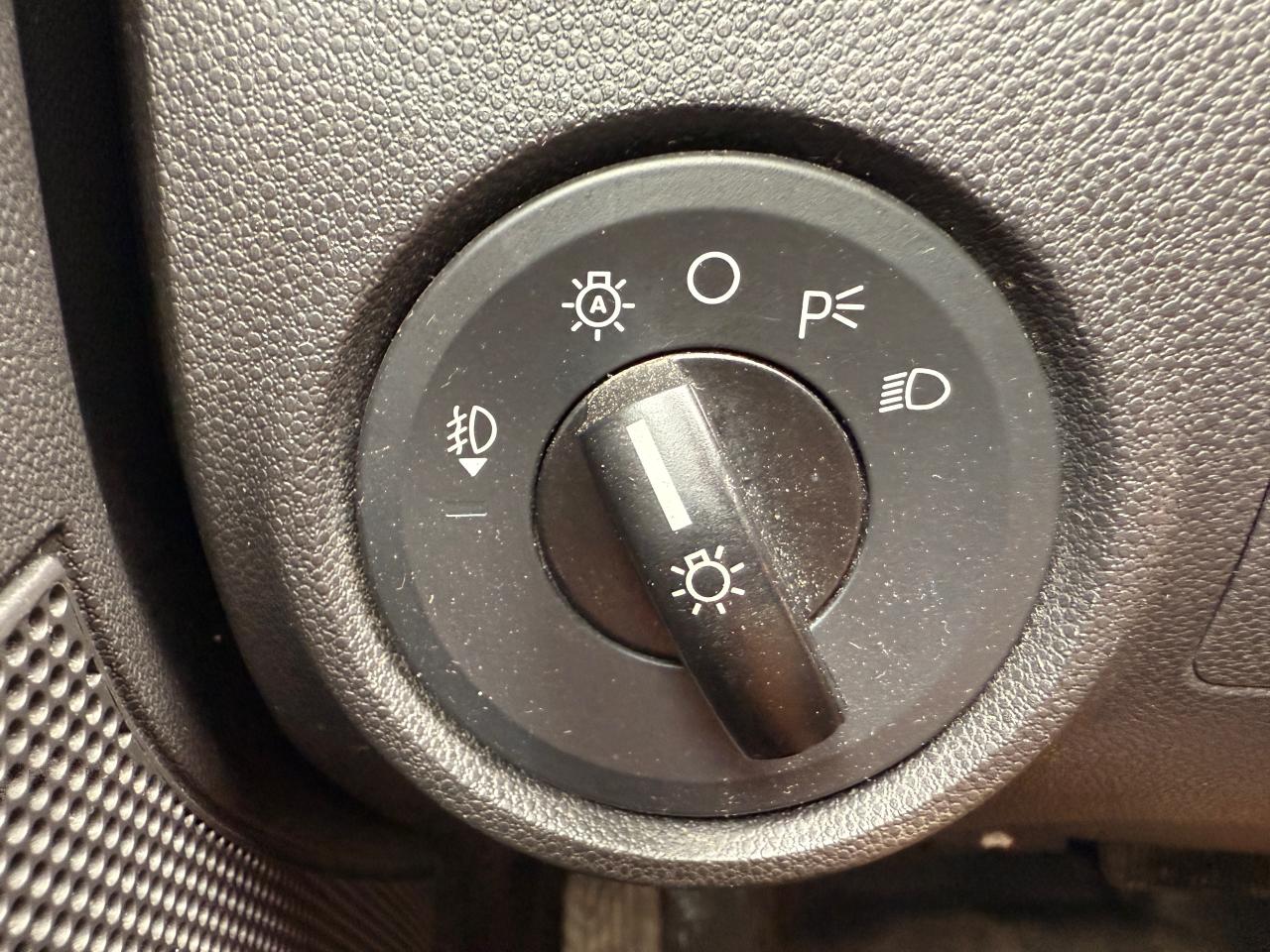 2010 Ford Escape 4WD 4DR V6 AUTO XLT - Photo #26